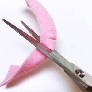 pink-fabric-scissors 